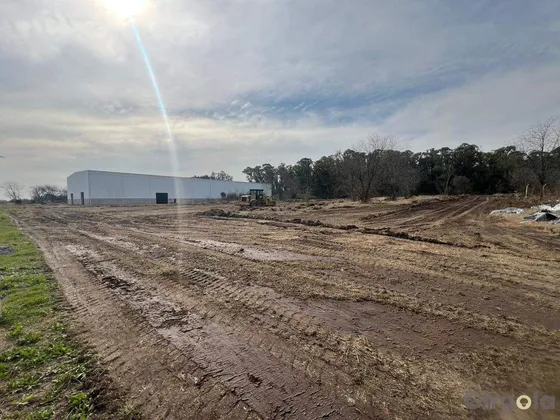 Lote Industrial De 3200 M2  En Venta Merlo