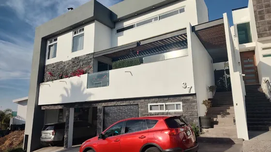 Casa En Venta En Hacienda Real Tejeda