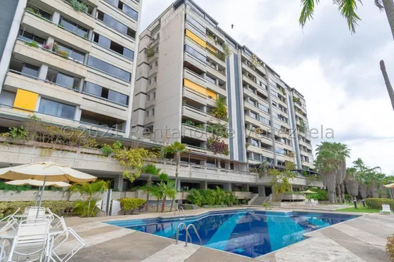 Bello Apartamento En La Trinidad 24-10433