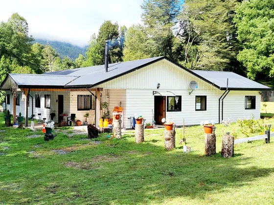 Se Vende Parcela Con Casa Grande Y Acceso Al Rió.