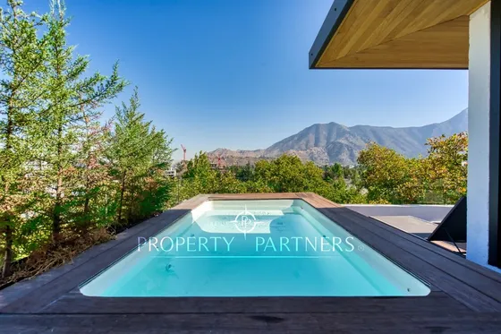 Penthouse Con Vista Despejada Y Piscina