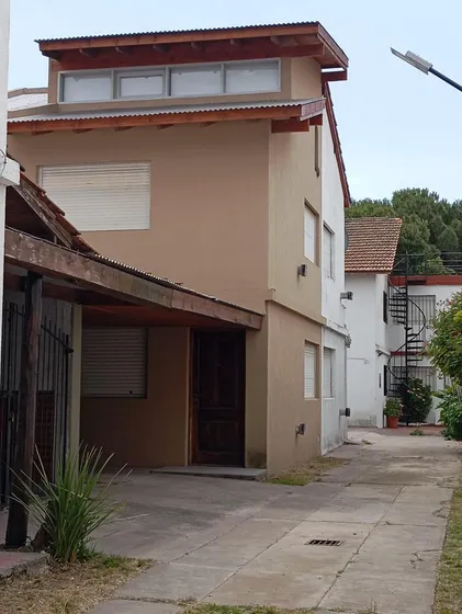 Dúplex En Venta - 2 Dormitorios 2 Baños - Cochera - 200mts2 - Necochea  