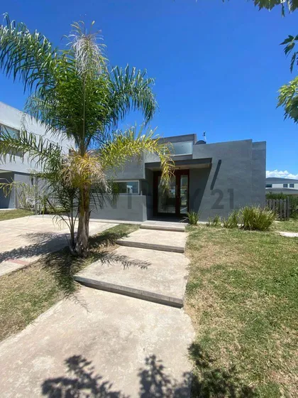 Venta Casa Araucarias Puertos Del Lago