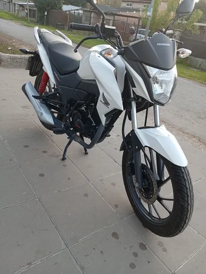 Honda Twister 125 Titular
