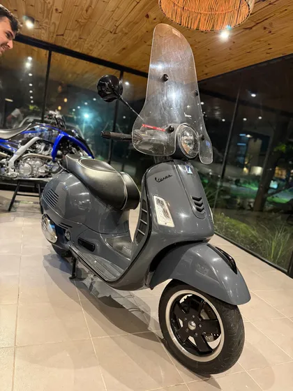 Vespa 300gts