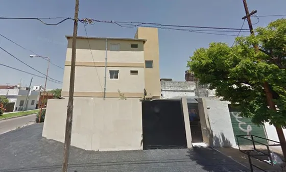 Monoambiente En Un Segundo Piso Por Escalera