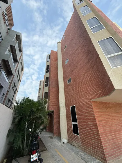 Apartamento En Nueva Barcelona: Confort, Ubicación Y Logística Urbana En C.r. La Arboleda