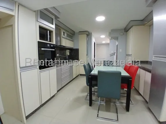  #*25-19960 ¡excelente Oportunidad De Vivir En Una Hermosa Casa De Dos Niveles En Un Urbanismo Cerrado De Cabudare! 