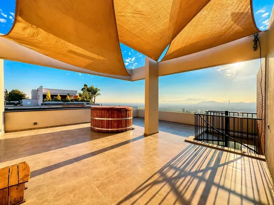 Penthouse 2d 3b Con Azotea Y Hot Tub En La Reina Alta