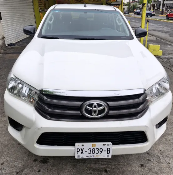 Toyota Hilux 2.7 Cabina Doble Base Mt