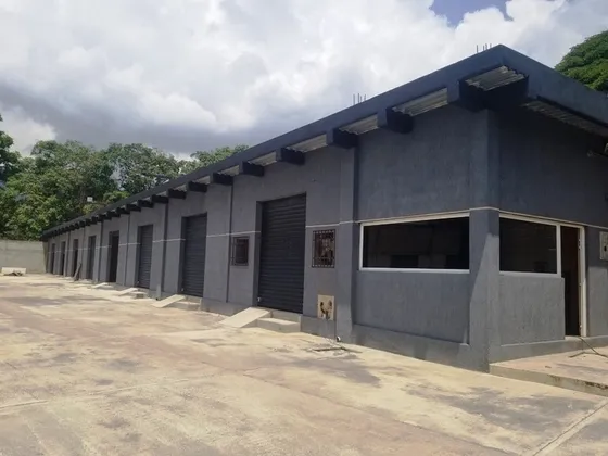 Se Vende O Alquila Galpón En Naguanagua. Ubicado Cerca Del Arco De Barbula. Minerva K