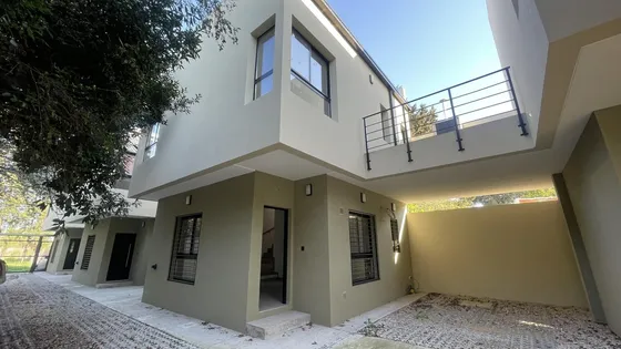 Duplex De 2 Dormitorios En Venta En La Plata
