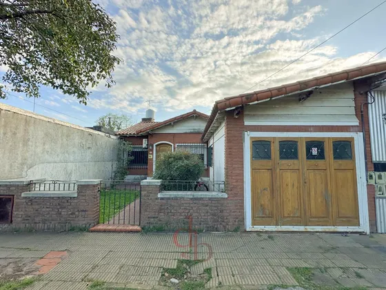 Casa En Venta Adrogué. Oportunidad