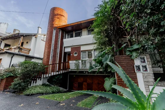 Venta Bellisima Casa 4 Ambientes Con Cochera, Jardin & Pileta - Vicente Lopez, Gba Norte.