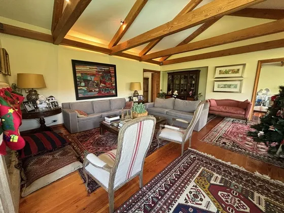 Casa En Venta De 9 Dorm. En Lo Barnechea