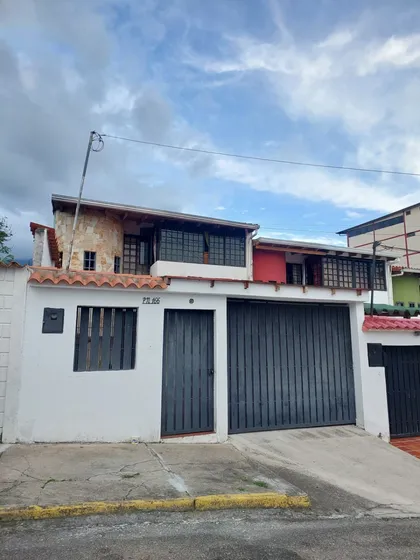 Xv, Casa A Pie De Calle En Pueblo Nuevo 