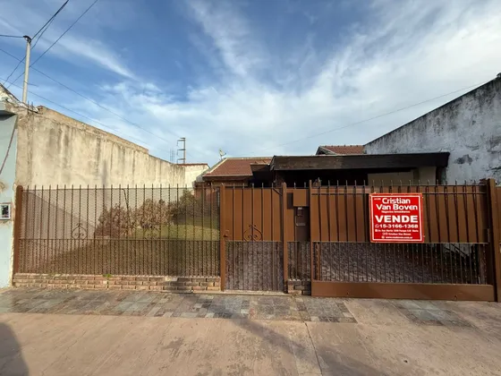Vivienda Con Patio, Parrilla Y Depto Al Fondo
