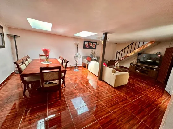 Se Vende Amplio Terreno Con 2 Casas En Cerro Navia