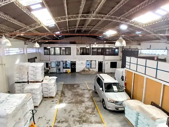 Bodega Comercial Con Oficinas Y Potencial Inmobiliario