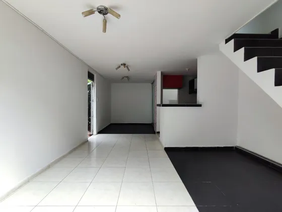 Casa En Venta En Los Trapiches. Cod V30139
