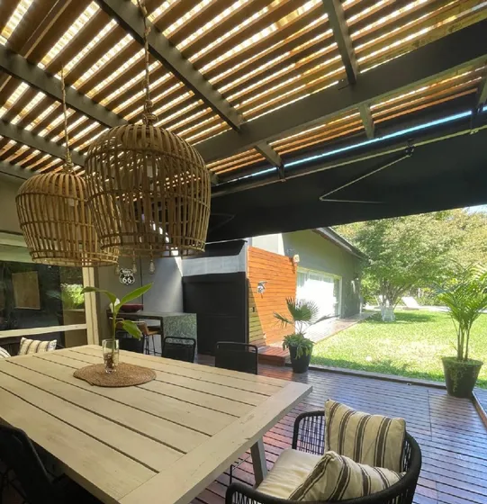 Casa En Los Laureles