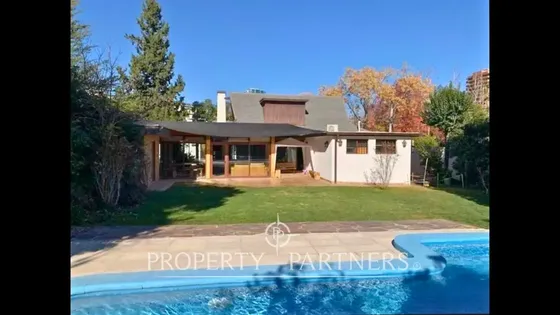 Exclusiva Casa Remodelada Con Gran Terreno. Estilo...