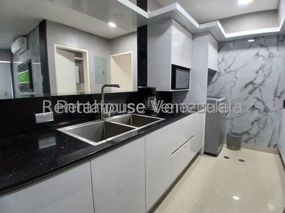 Maritza Lucena Alquila Excelente Apartamento Recién Remodelado Con Finos Acabados, Amoblado, Listo Para Estrenar Al Este De Barquisimeto, Cocina Moderna, Vigilancia 24/7, Piscina, Planta Eléctrica.