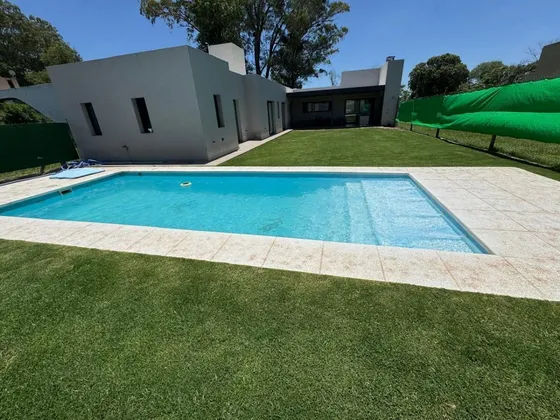 Casa En Venta Santina Norte 1 Planta 3 Dorm!!