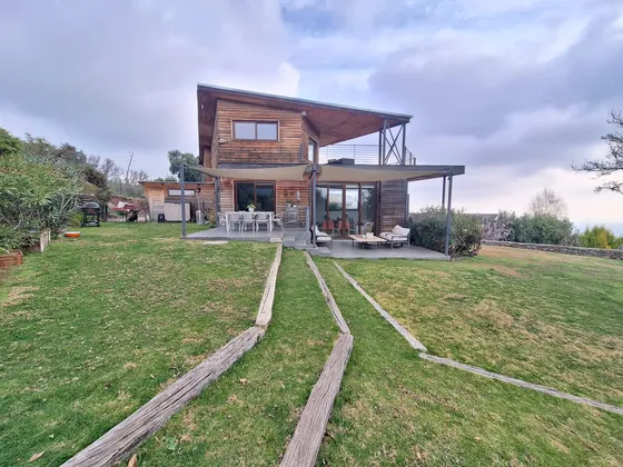 Casa En Venta Con Gran Terreno En Peñalolén Alto