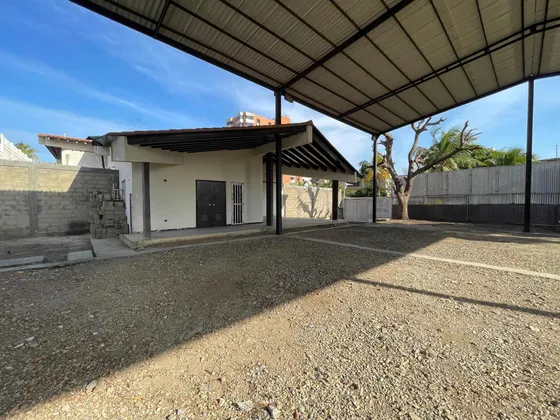 Terreno Venta Av Onoto Lecheria 608 M2 - B