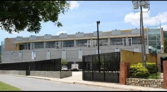 Se Vende Local Comercial En San Diego.  Ma.esther Silva 