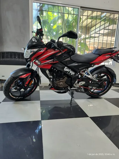 Rouser Ns 200