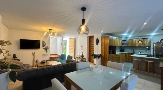 Casa Moderna En El Retiro, Antioquia