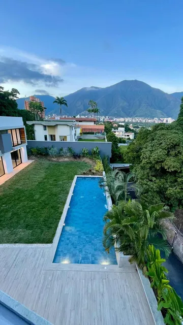 Se Vende Qta Lomas Del Mirador A Estrenar 5h/3s/10b/12p/