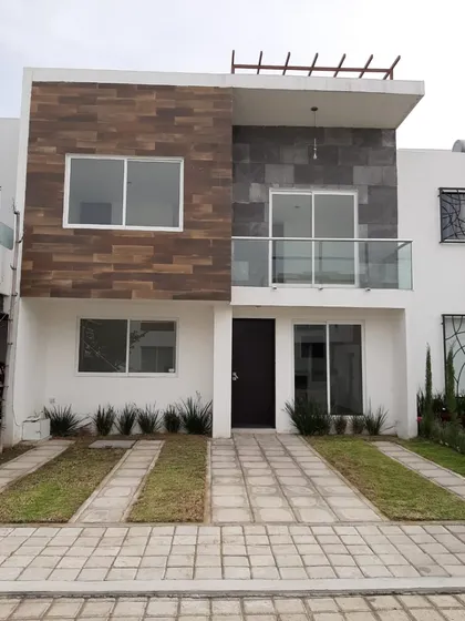 Hermosa Casa En Venta En Cumbres Residencial