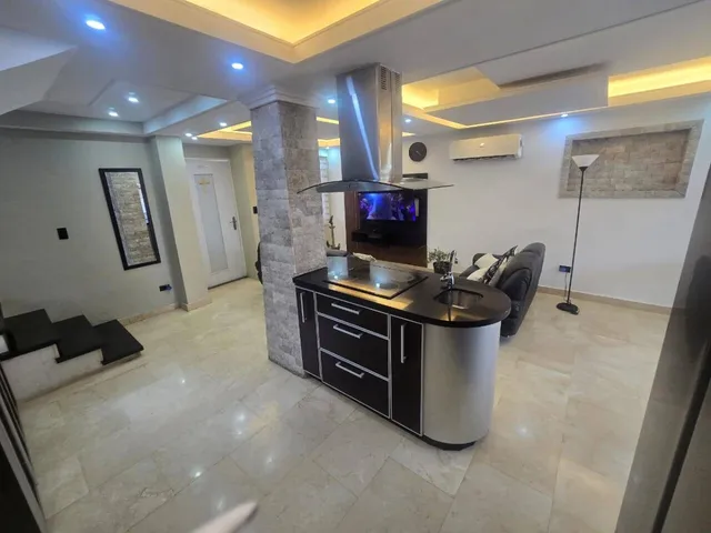 En Venta Hermoso Townhouse En San Diego, Res. Villa Jardín