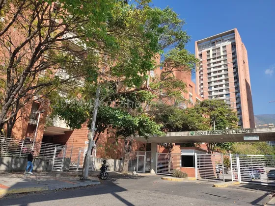 Hermoso Apartamento En Alquiler Yb 24-27781