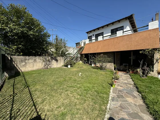 Chalet De 6 Amb C/ Galpón A Refaccionar ¡ideal 2 Familias!