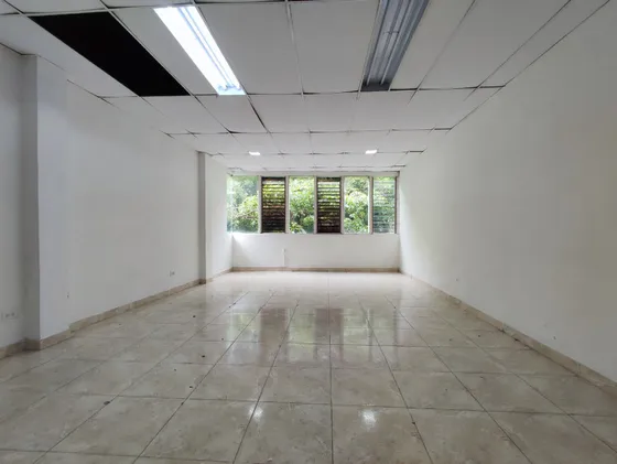 Local En Arriendo En Centro. Cod A14380