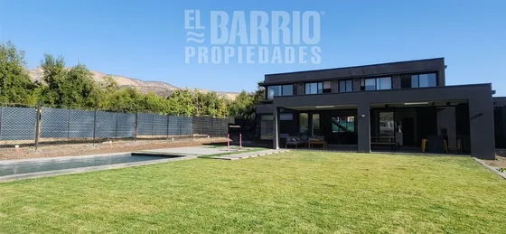 Casa En Venta De 4 Dorm. En Colina
