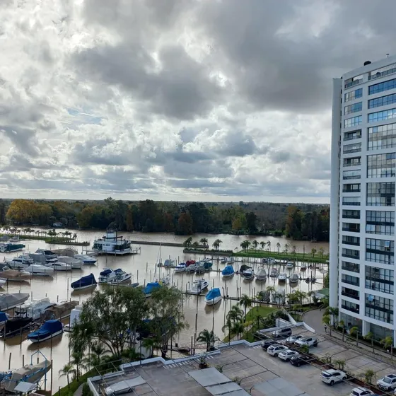 Marinas Golf. Semipiso De Categoría.  Vista Abierta Al Agua Y Cancha De Golf, Espectacular. El Mejor Barrio De La Zona!!. U$d 320.000 Oportunidad!