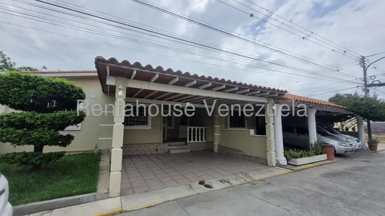 Casa En Venta En Urbanizacion  Camino De La Mendera Cabudare Jrh 
