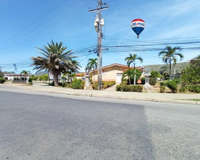 Re/max 2mil Vende, Terreno, Sector Apostadero, Maneiro, Isla De Margarita.