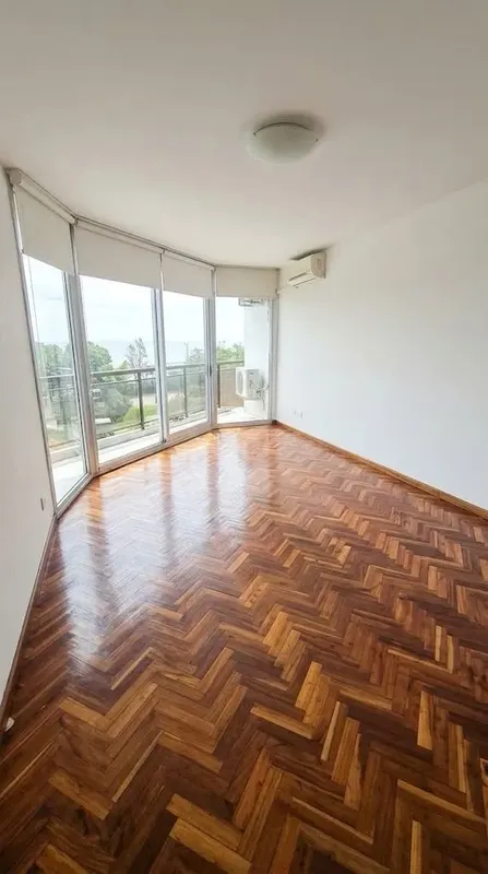 Apartamento 2 Dormitorios En Alquiler - Vista Al Mar · Foto 1