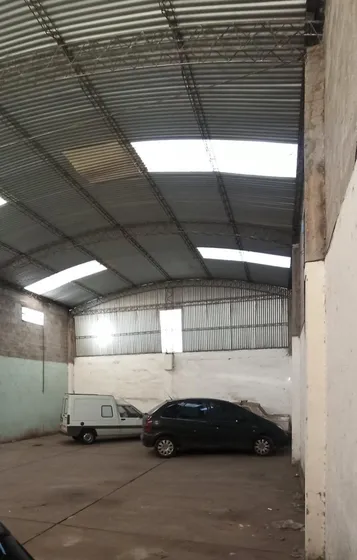 Venta Galpon Con Cocheras- Ameghino Sud
