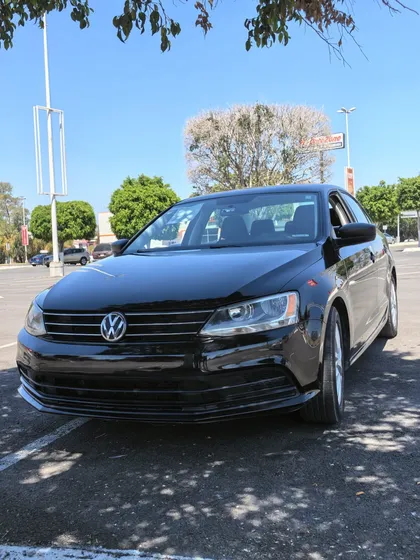 Volkswagen Jetta 2.0 L4 At