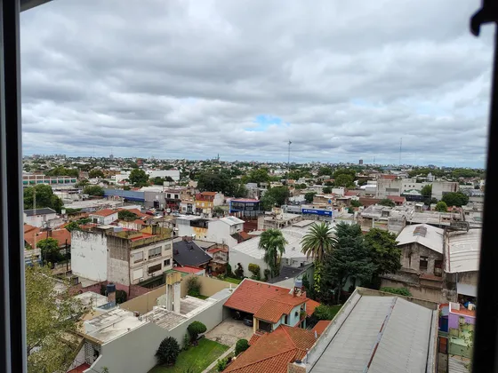 Departamento 2 Ambientes - Edificio Torre  - Vista Abierta- Muy Buena Opción