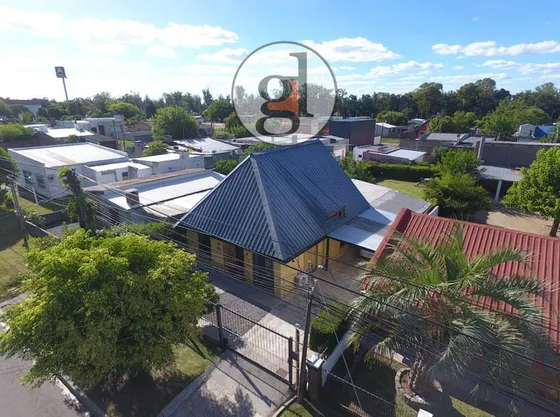Casa Con Jardín Y Piscina Climatizada En Venta, 3 Dormitorios, Parque Rodó, San José De Mayo