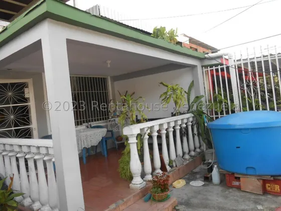 Cesar Bullones Vende Estupenda Casa Duplex En Urb. El Trigal, Cabudare, Lara 25-12390