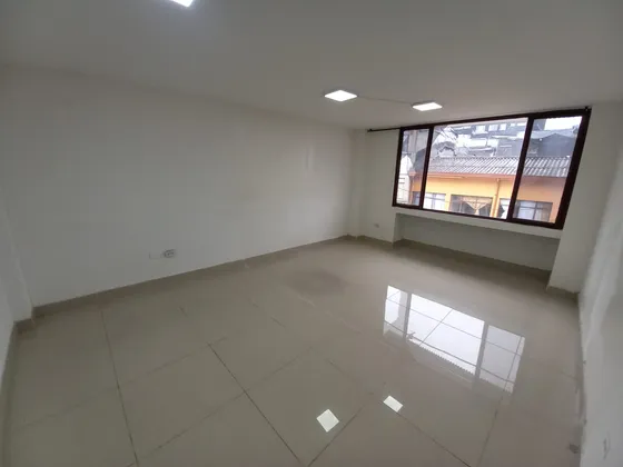 Oficina En Arriendo En El Centro/manizales (18385).